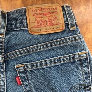 Levi distressed shorts